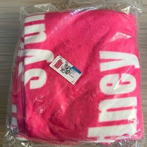 New in bag, personalized blanket with the name โSydneyโ